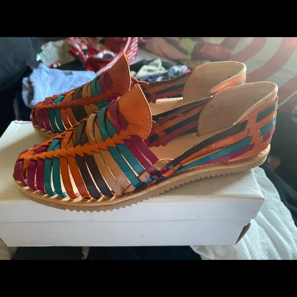 Huaraches - Picture 2 of 2